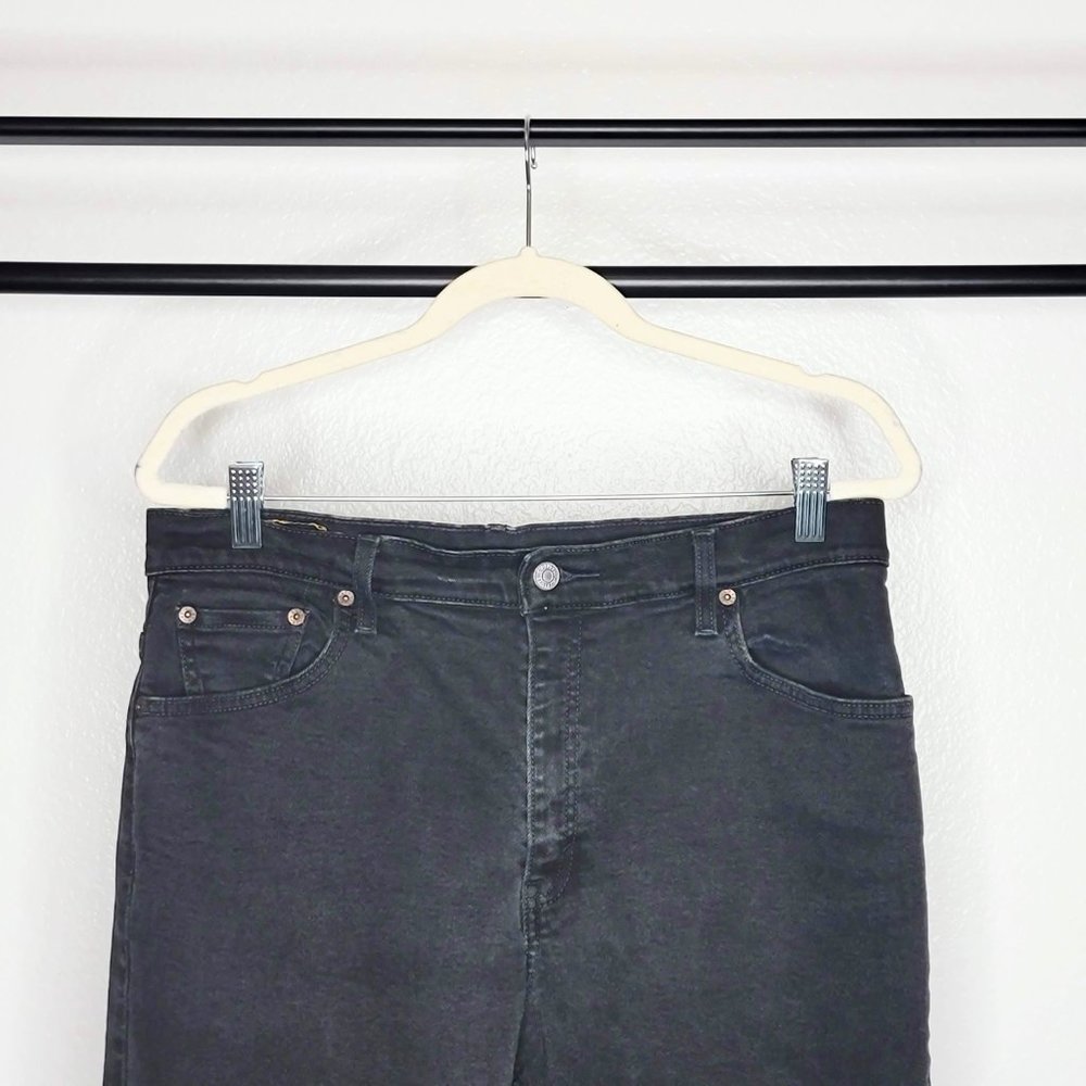 Levi's 550 Vintage 90s Women's Relaxed Fit Tapered Leg Black Jeans Size 16 - Picture 2 of 9